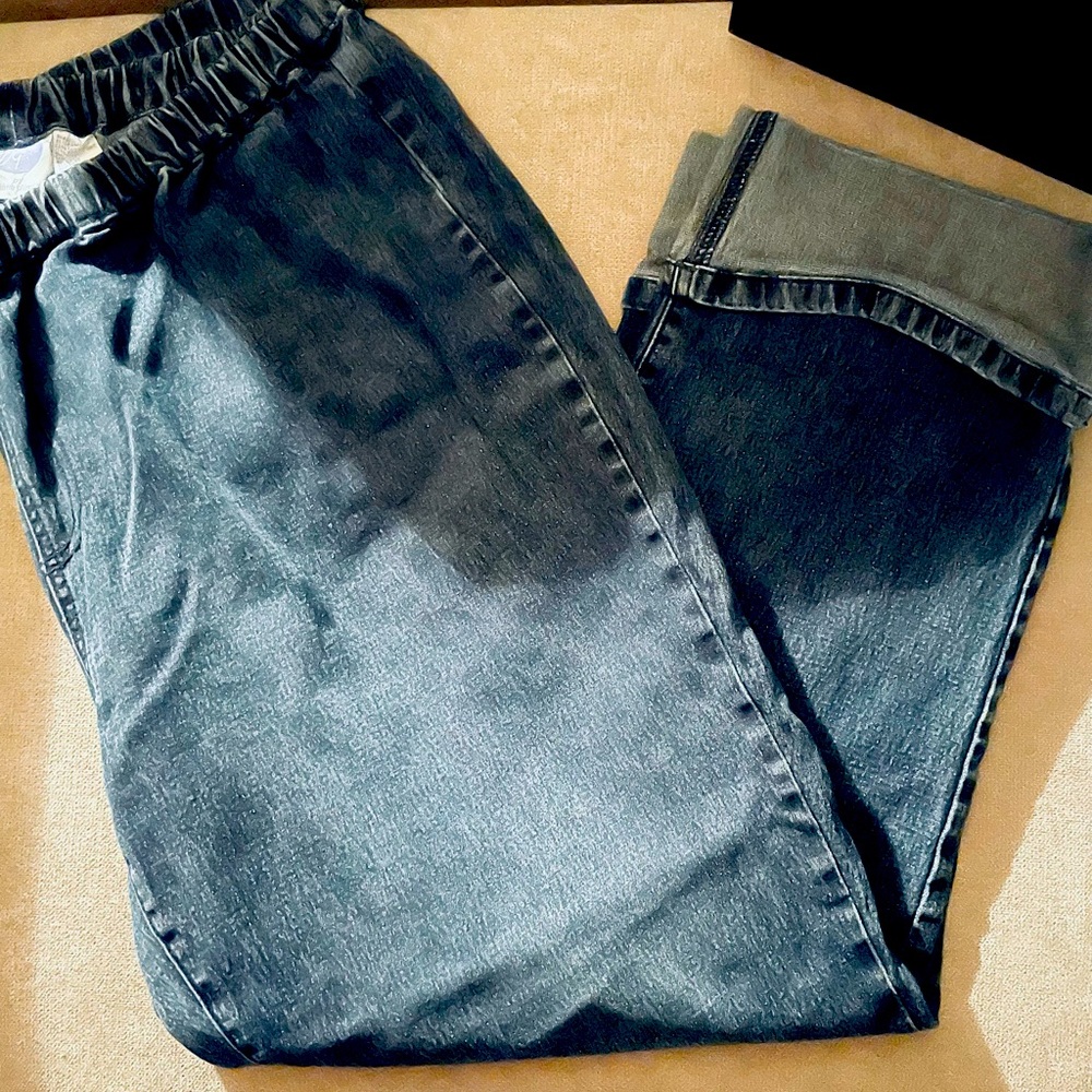 Ladies Capri Pant W/Cuffed Bottoms